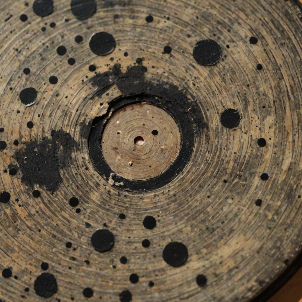 Jak usunąć pleśń z płyty pilśniowej: bezpieczne metody