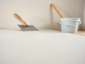 Ile schnie tynk gipsowy? Czas schnięcia i czynniki wpływające